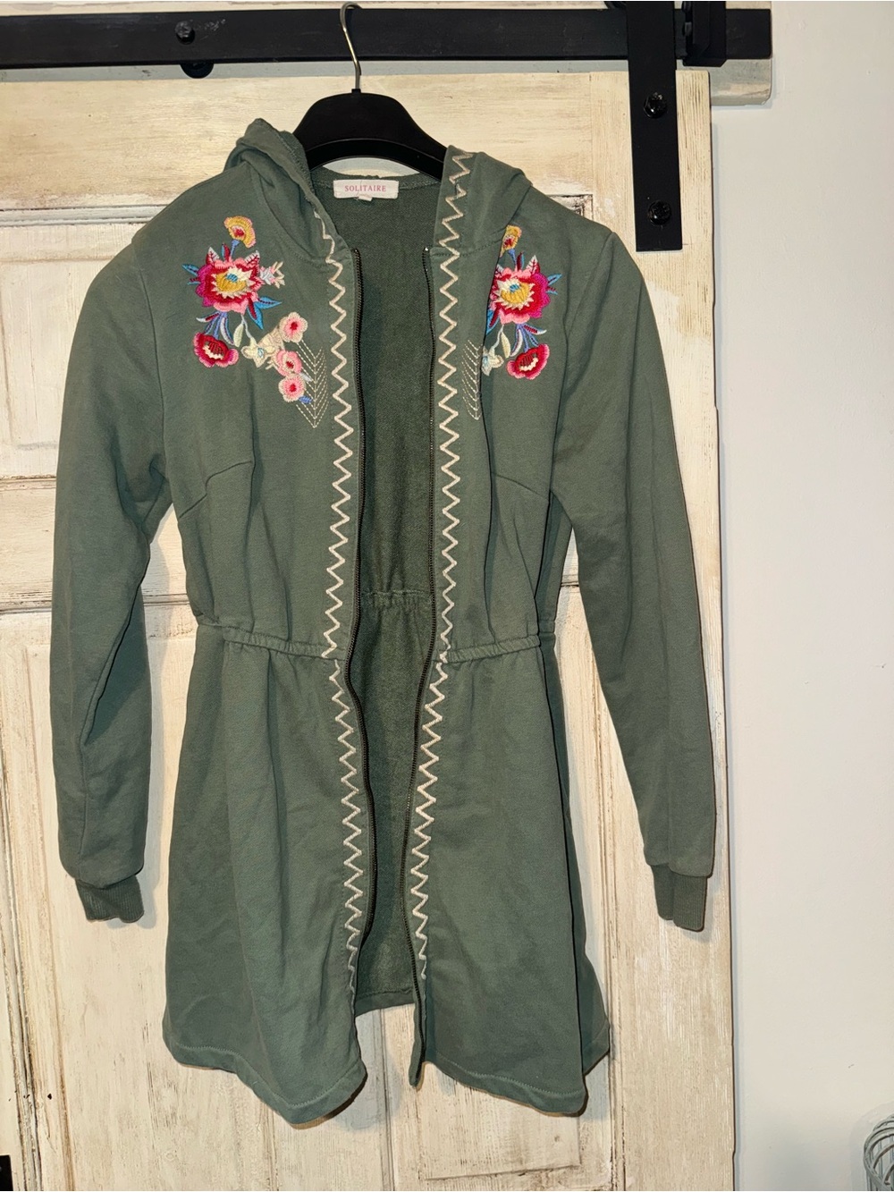 Solitaire Women’s Medium Olive Green Embroidered Floral Longline Hooded Jacket